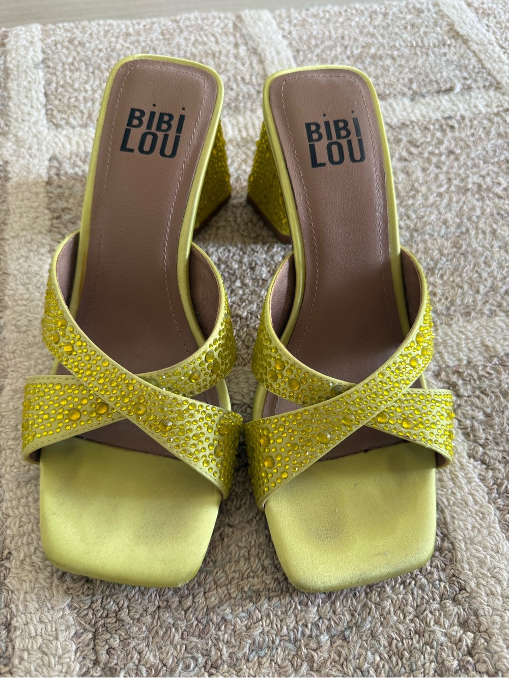 Bibi Lou Bright Green Crystal & Satin Dress Shoes - Anthropologie Sz 6